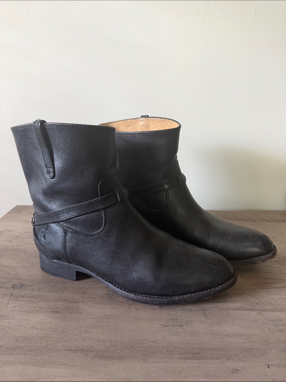 The Frye Company Black Leather Women's Ankle Boots